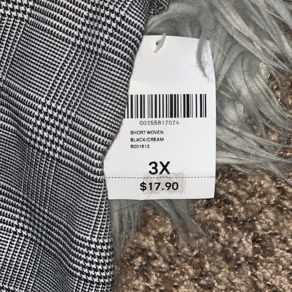 F21 pattern shorts - Picture 2 of 3